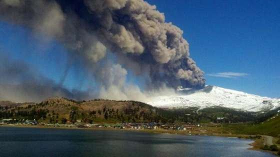 Con un drone de avanzada, Neuquén monitorea al Copahue desde el aire