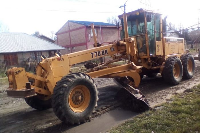 Junín de los Andes: el mantenimiento de las calles se realizan tras el temporal