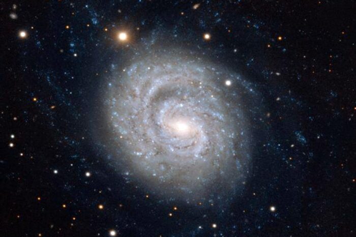 Identifican agujeros negros masivos "escondidos" en galaxias enanas