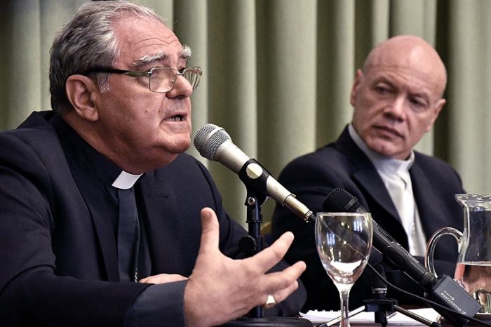 Tras la renuncia a recibir fondos del Estado, la Iglesia avanza en una reforma económica