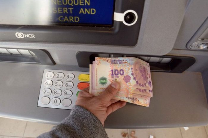 El viernes comienza el pago de los haberes los empleados de la administración pública provincial