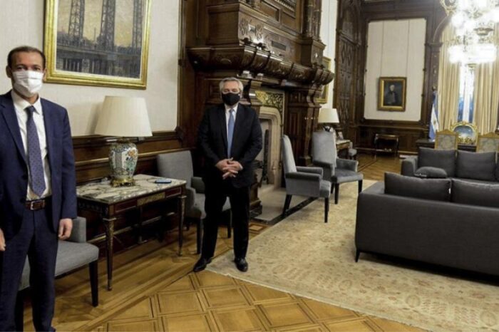 El Presidente recibió al gobernador neuquino Omar Gutiérrez