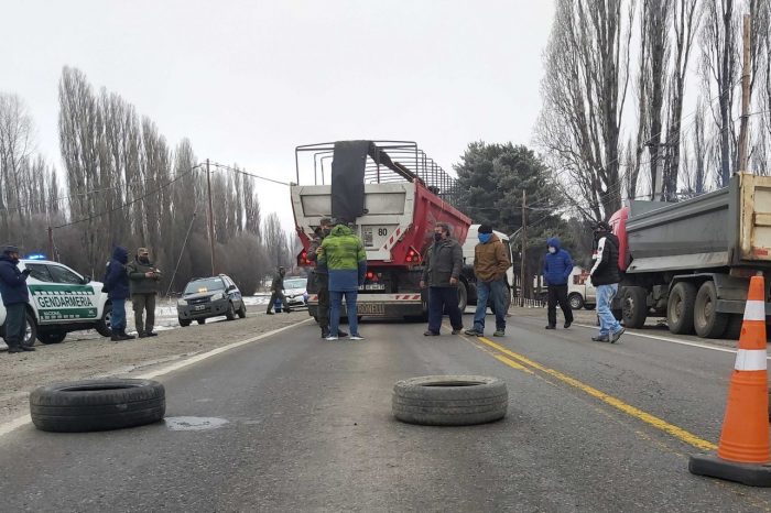 Junín de los Andes: Corte de rutas por reclamo de pagos a CN Sapag