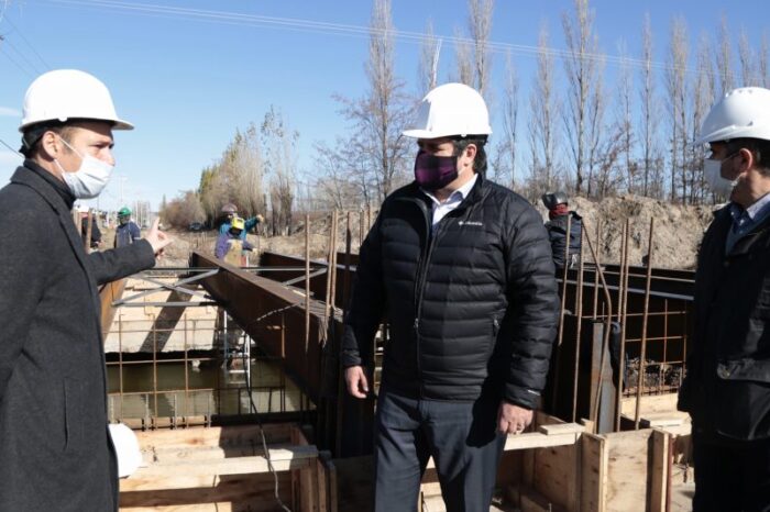 Gutiérrez y Gaido supervisaron las obras del puente de calle Saavedra