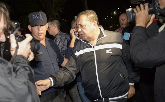 Luis D’Elía está internado en el sanatorio Otamendi con coronavirus