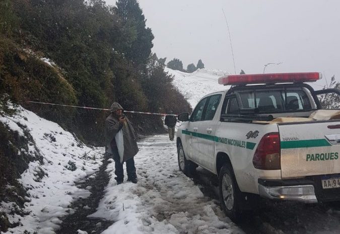 Personal del Parque Nacional Lanín asistió a pobladores de la zona del contra en el Lago Huechulafquen