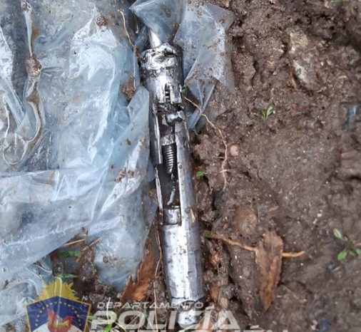 En un procedimiento demoran a un joven intentando cometer un robo y le secuestraron una "tumbera"