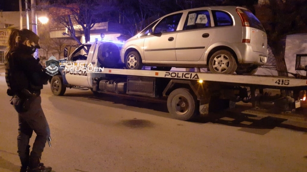 Borracho manejaba un automóvil, se lo secuestraron y labraron un acta por transgredir el Art. 205° del Código Penal