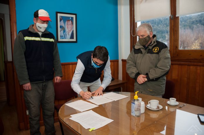 Convenio con el Parque Lanín y la UTEP para incorporar carne de ciervo colorado a la asistencia social