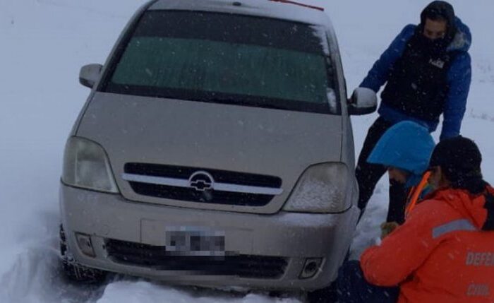 Un hombre pasó 25 horas atrapado dentro de su automóvil por el temporal de Nieve