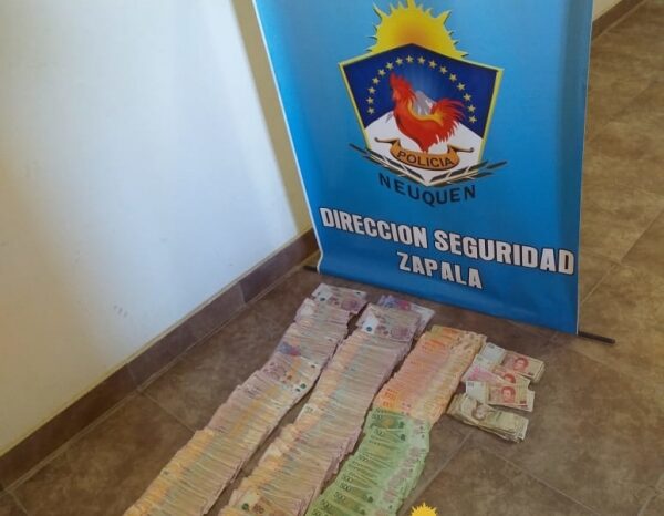 Zapala: Personal Policial recuperó dinero en efectivo que lo habían robado ayer