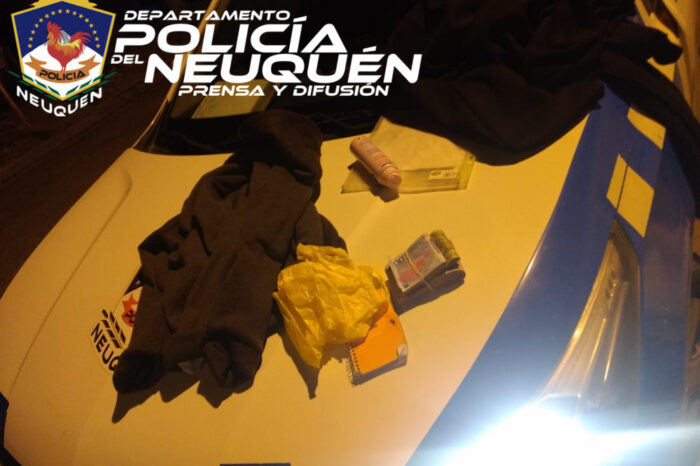 Una pareja de jóvenes fueron demorados con un arma de fuego y estupefacientes en su poder