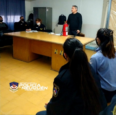 Capacitar al Personal Policial sobre el correcto uso de extintores