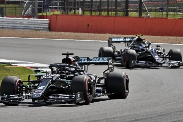Hamilton logró la "pole" y larga adelante en el Gran Premio de España