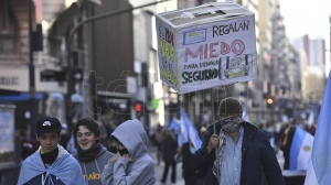 Movilizaciones opositoras en distintos puntos del país con consignas contra el aislamiento