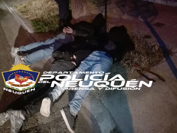 Demoran a tres sujetos infraganti tras un intento de robar una motocicleta