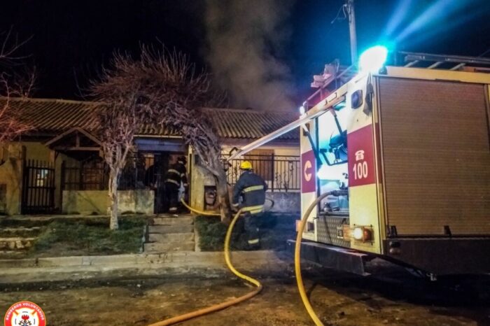 San Martín de los Andes: Se incendió una vivienda en el barrio Jardín