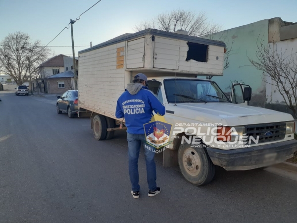 Policía recupera un camión sustraído horas antes