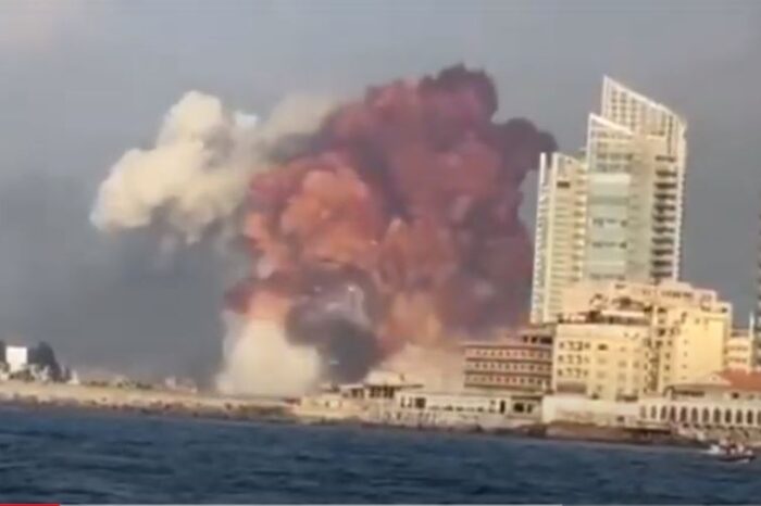 La impactante explosión en Beirut, vista desde todos los ángulos