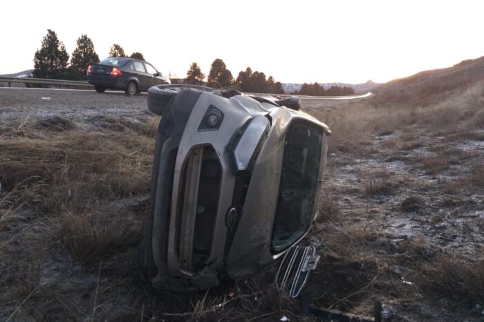 El hielo sobre la Ruta 40 provocó un vuelco a la salida de una curva