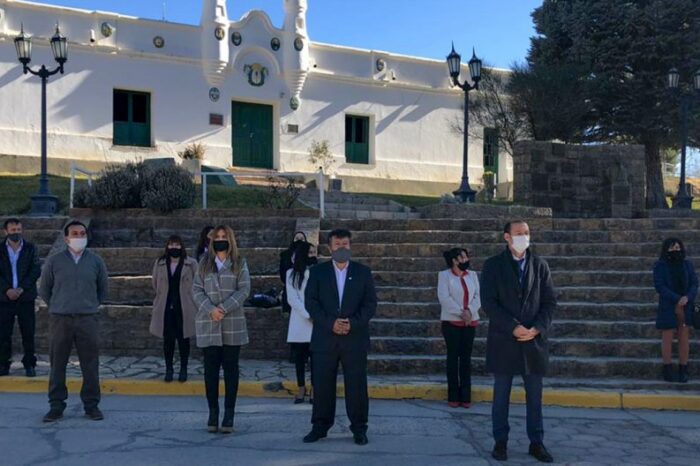 Gutiérrez inauguró en Chos Malal el jardín de infantes 48 y el SUM de la EPET 13