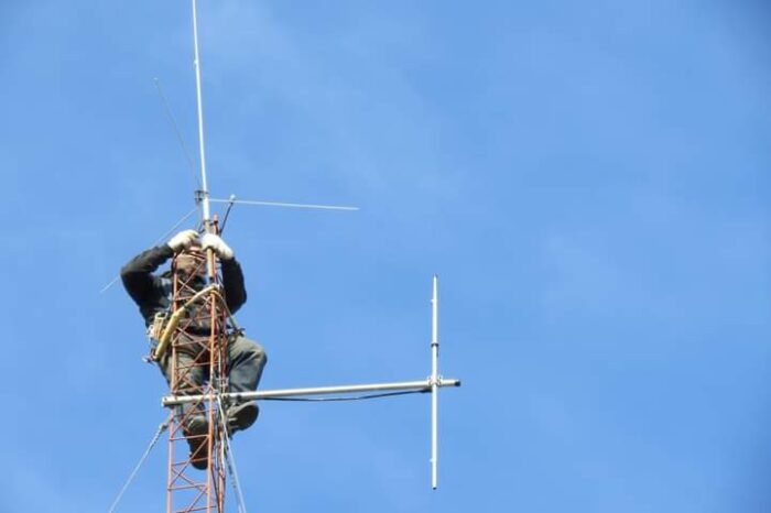La radio Municipal de Junín de los Andes tiene nueva antena para mayor cobertura