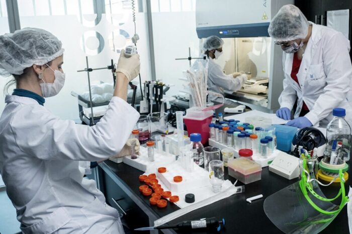 Otras 268 personas murieron y 13.043 fueron reportadas con coronavirus