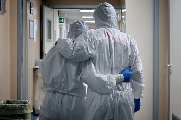 La OMS lanzó un plan para proteger al personal de salud