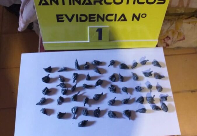 Secuestran mas de 60 dosis de Clorhidrato de Cocaína, Marihuana y tumberas