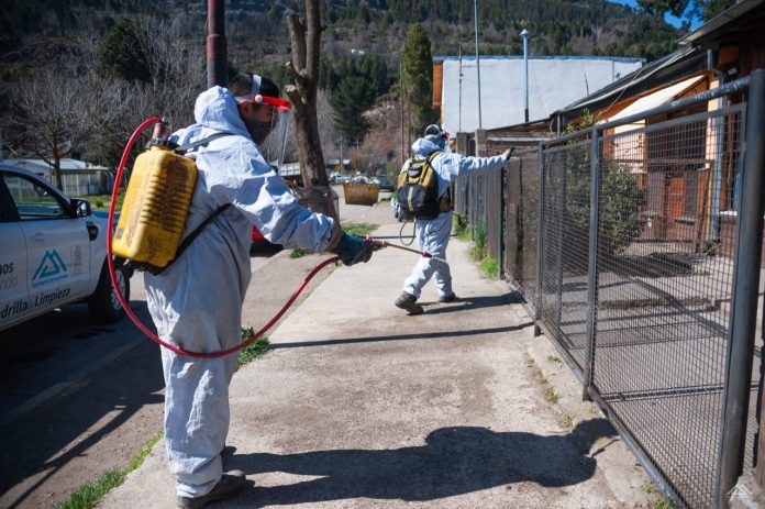 Continúan tareas las de desinfección en distintos puntos de la ciudad