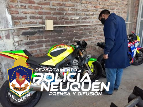 Secuestran dos motocicletas de competición