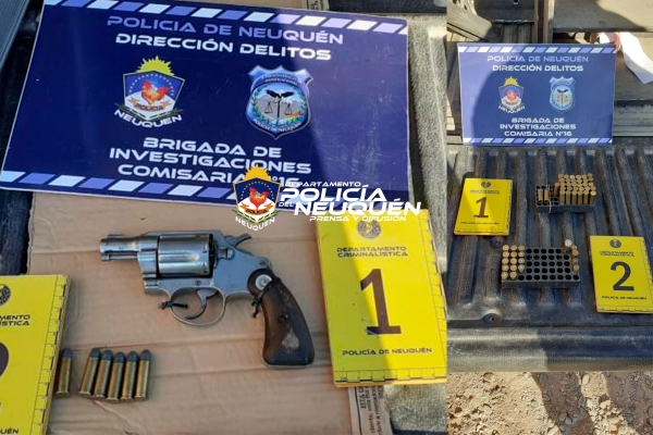En allanamiento secuestran un arma de fuego y municiones