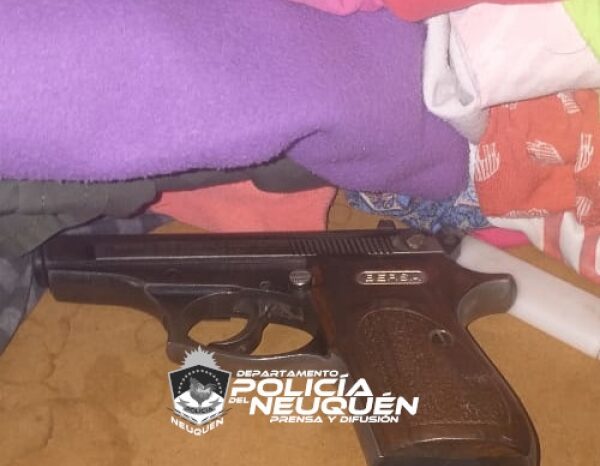 Dos demorados y un arma de fuego secuestrada en un allanamiento