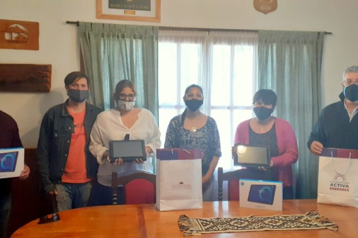Junín de los Andes: Entregaron Tablets a Emprendedores de la Economía Social
