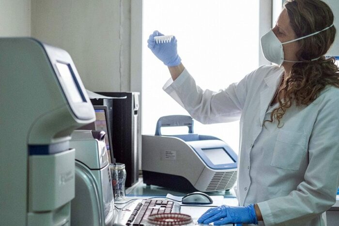 Anmat aprobó una nueva versión del test rápido argentino para la detección de coronavirus