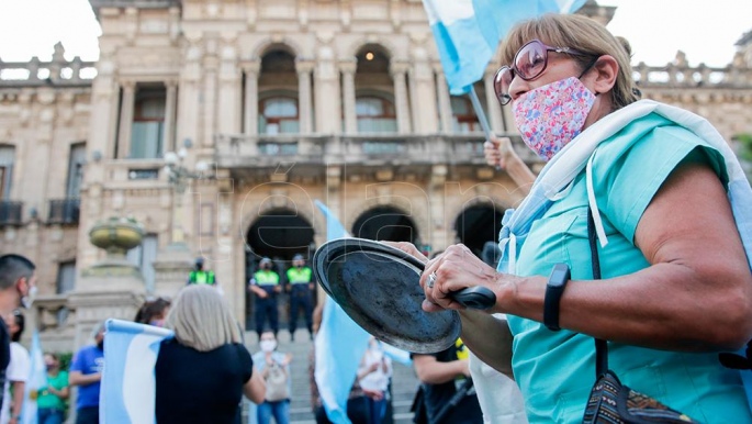 Protestas opositoras en el Obelisco y en ciudades del interior del país