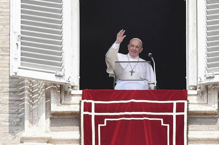 Papa Francisco: "Las personas homosexuales tienen derecho a estar en una familia"