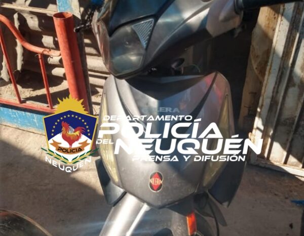 Recuperan en un allanamiento una motocicleta robada