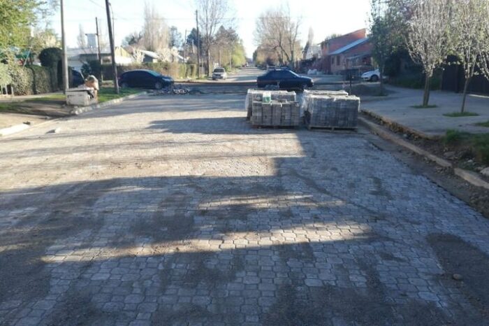 Avanza la obra de pavimento articulado de calle Félix San Martín y otras arterias