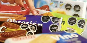 Organizaciones de todo el país reclaman modificar el etiquetado de alimentos en Argentina