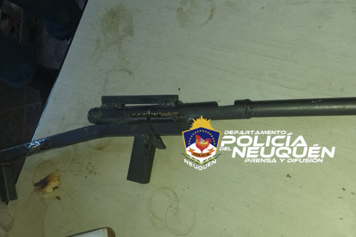 Centenario: Secuestran tumberas, municiones, cuchillos, bombas molotov y demoran a 12 personas