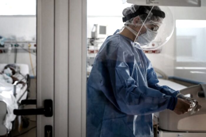 Murieron 379 personas y 10.621 fueron diagnosticadas con coronavirus en el país