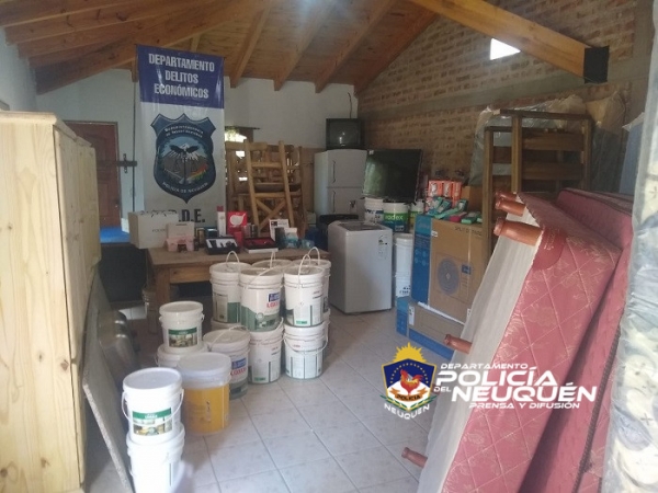 Desbaratan banda que se dedicaba a estafas con tarjetas de créditos robadas