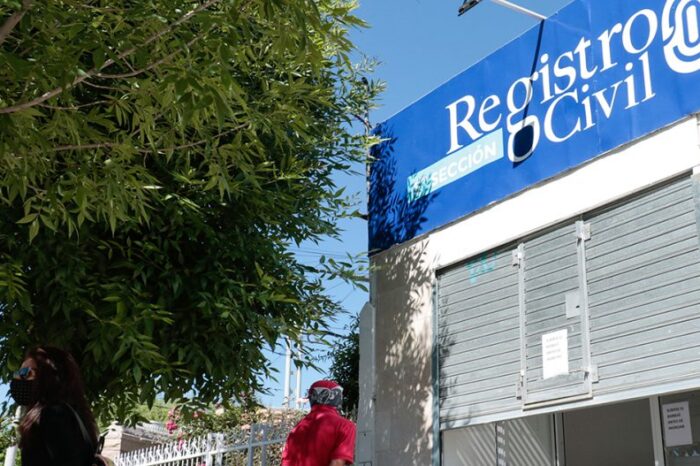 Reconocimiento al Registro Civil:  Ponchiardi y Vargas visitaron la oficina pública de San Lorenzo Norte