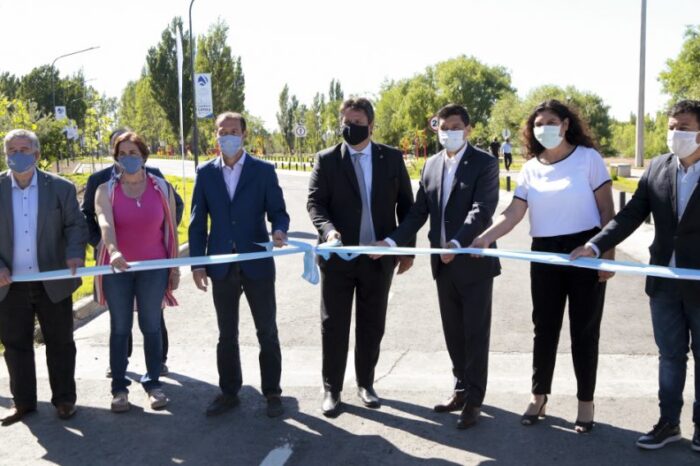Gutiérrez y Gaido inauguraron un nuevo tramo del paseo costero sobre el río Limay