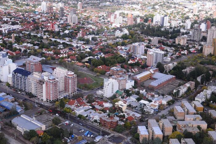 Amplían el horario de comercios y autorizan el entrenamiento funcional al aire libre en clubes