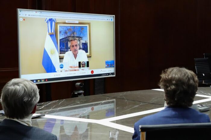 Alberto Fernández se reunió por teleconferencia con empresarios australianos que buscan invertir en energías renovables en el país