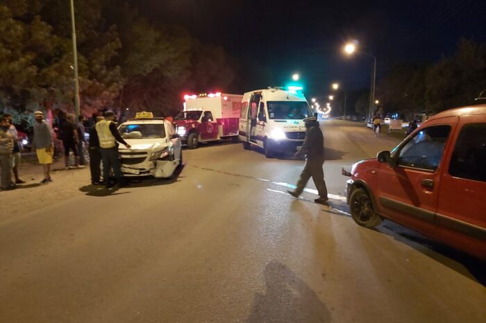 Quiso doblar a la Izquierda e impacto de frente contra un taxi que iba en sentido contrario