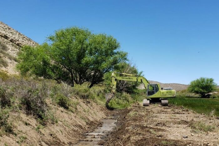 Bajada del Agrio: vuelve el agua a un histórico canal de riego