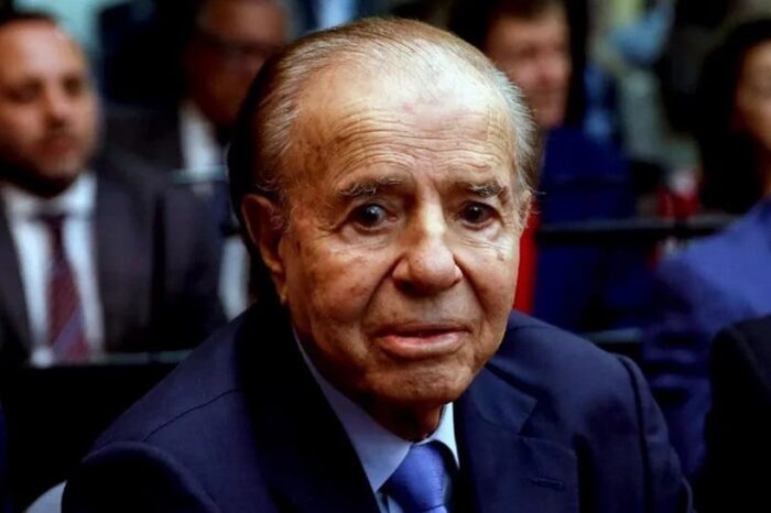 Se descompensó en su casa del barrio porteño de Belgrano. Tiene 90 años.